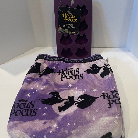 Hocus Pocus Bundle of Plush Sleep Lounge Pants + Binx Silicone Ice Cube Tray NWT - Picture 1 of 12